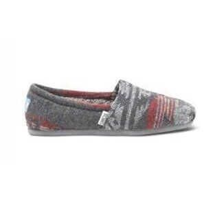 𝅺toms WOMENS FLATS SHOES GRAY tribal winter pattern size 6.5